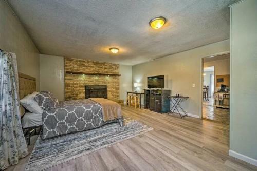 Romantic Get Away Or Room For 8 Your Choice