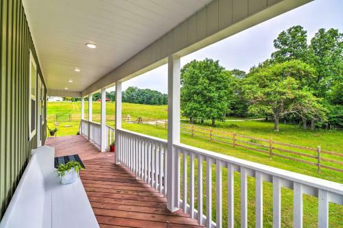 Secluded Timbo Retreat - Hike, Swim And Kayak!