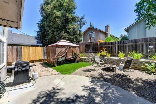 Chic Antelope Home With A Cozy Backyard Escape
