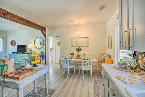 Quaint And Quiet Auburn Cottage With Private Yard