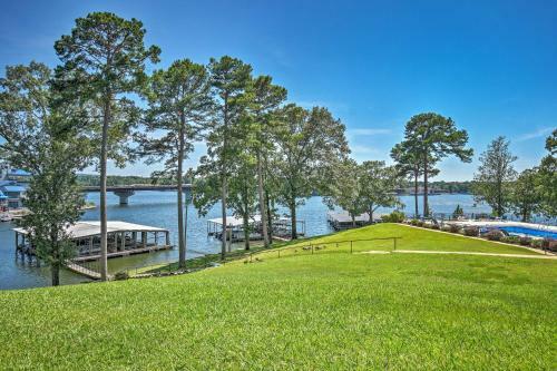 Apartamento Convenient Lake Daze Condo With Amazing Pool!