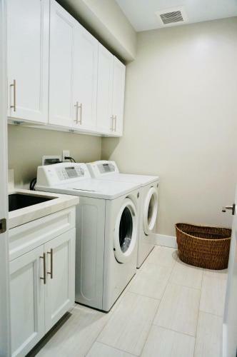 Avila Beach Jewel 5bdrm 2935abd