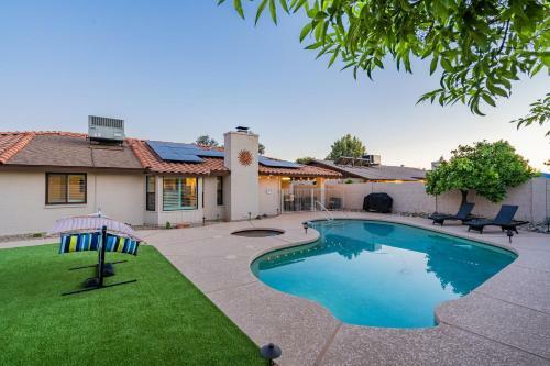 Luxury Phoenix Home Heated Pool & Spa With King Beds