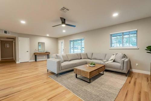 Beautiful Three Bedroom In The Center Of Phoenix