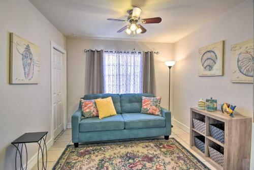 Sun-lit Tucson Digs With Private Pool And Patio!
