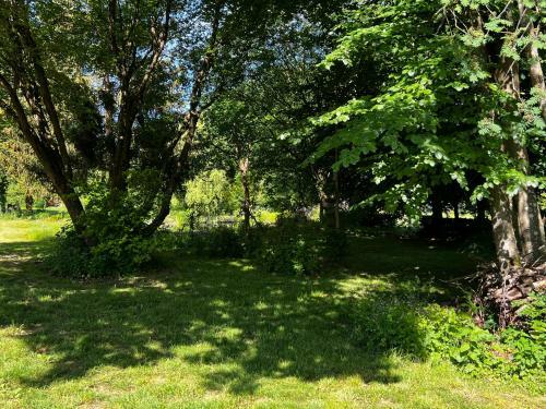 Hostal Maison D'h�tes Le Charme Du Champs Claire