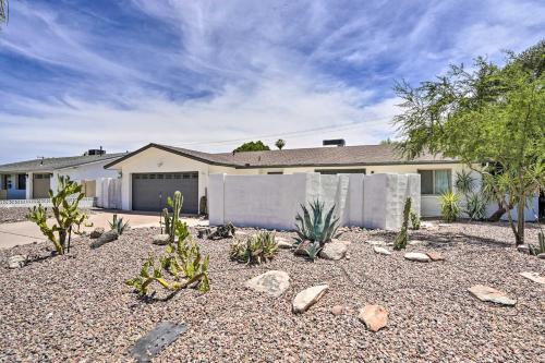 Scottsdale Abode With Pool - 3 Mi To Old Town!