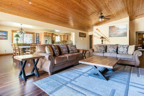 48 - Whispering Aspen Lodge Home