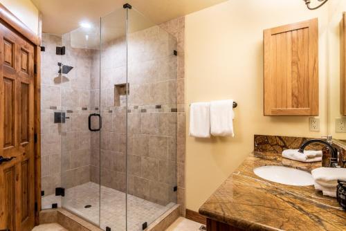 48 - Whispering Aspen Lodge Home
