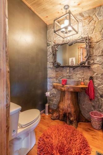 Nena's Nook Moonridge Log Mansion