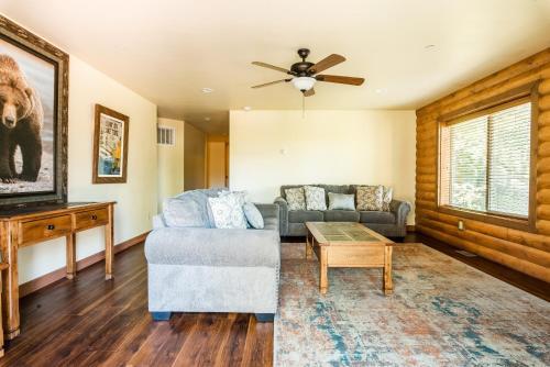 48 - Whispering Pines Lodge Home