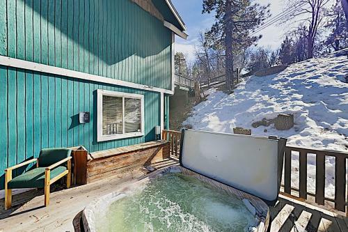 Lodge Siskiyou Oasis