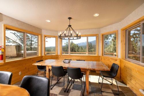 27 - Castle Rock Retreat Home