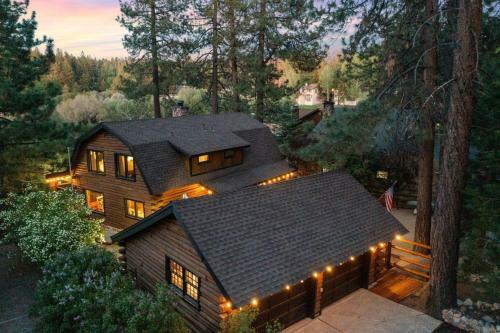 Pond View Cabin