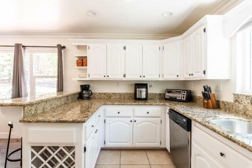 11 - Big Bear Wooded Wonder Cabin
