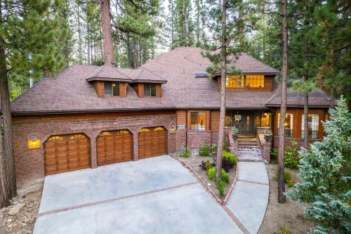 32 - Heavenly Estate Home