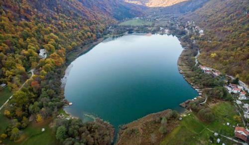 Bora?ko Jezero