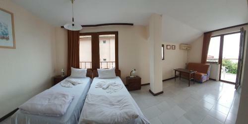 Lazur Hotel