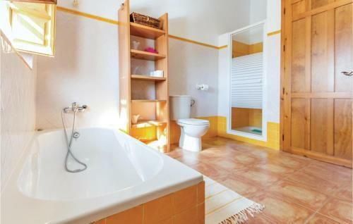 Four-bedroom Holiday Home In Antequera