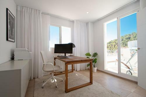 Luxury 5-bed House With Jacuzzi Sea Views Pool