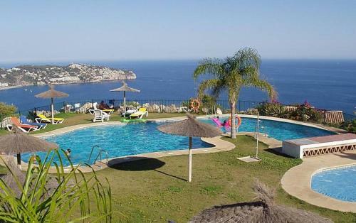 Luxury 5-bed House With Jacuzzi Sea Views Pool