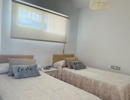 Apartamento Palau Ii, C�ntrico, C�modo Y Con Piscina.