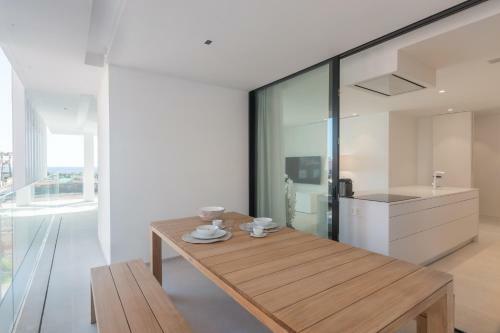 Infinity 1-1 Luxe Partial Sea View 3b