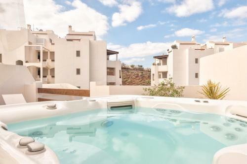 Teguise 3-3 Penthouse Pool View & Jacuzzi 2b
