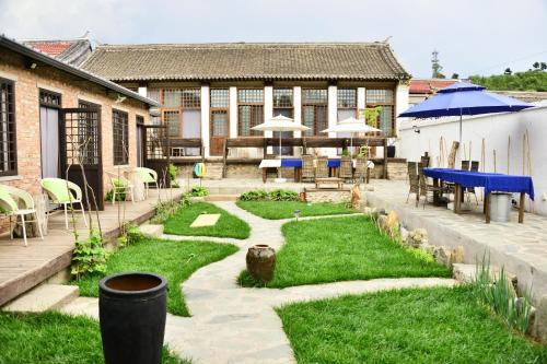 Posada Hy Little Yard