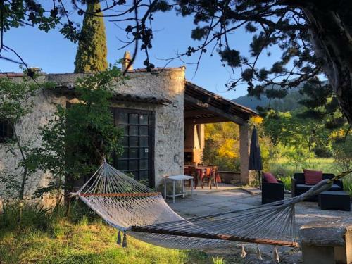 Charmante Maison de Vacances Sur Un Terrain de 4 Ha