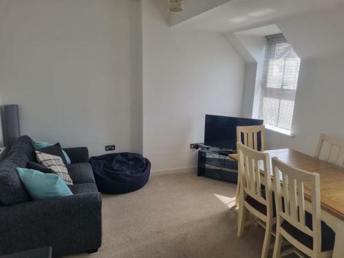 Impeccable 2-bed Apartment In Newark