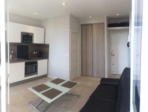 Apartamento Studio Juan-les-pins Proche Plage Et Commerce