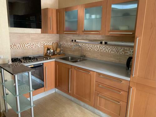Apartamento Besiki Business Center