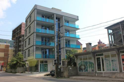 Apartment Holly Day