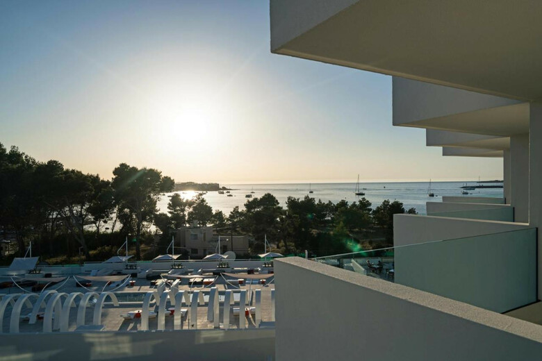 Apartamentos THB Naeco Ibiza - Adults Only