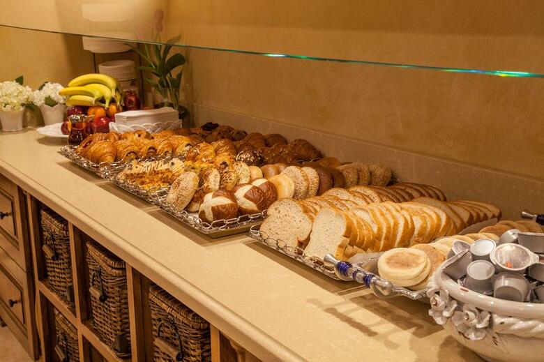 Best Western Plus Sunset Plaza Hotel