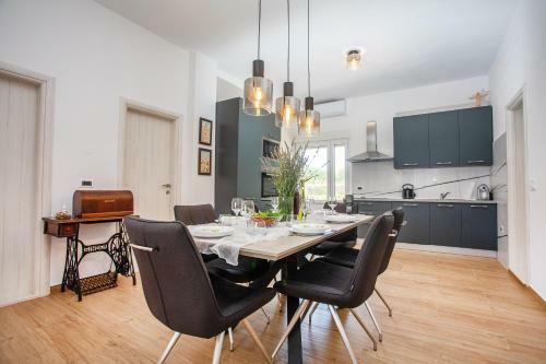 Beautiful, Cozy Apartment For Up To 6 Persons