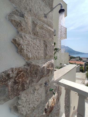 Apartment Valentina - Private Pool,200m From Beach