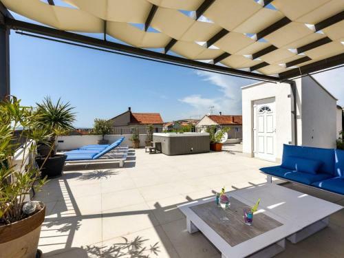 Modern Villa In Sveti Filip I Jakov With Swimming Pool