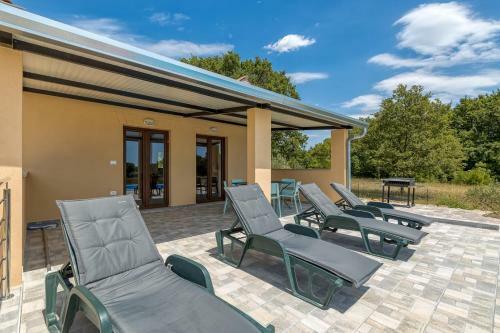Holiday House Karbonaca With Private Pool