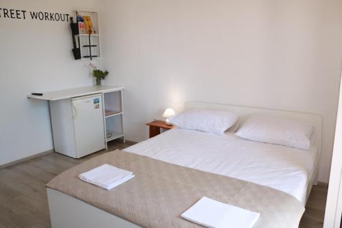 Olive Apartments 3