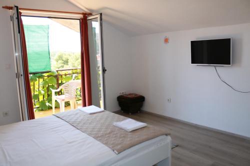 Olive Apartments 3