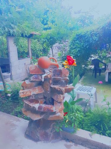 Hostal Holiday House Chkonia