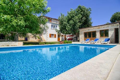 Villa Taki