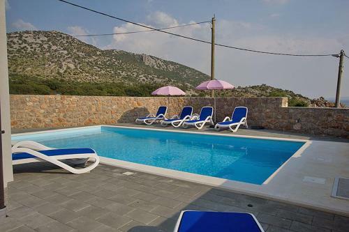 Apartment Annabella With Pool And Sea View