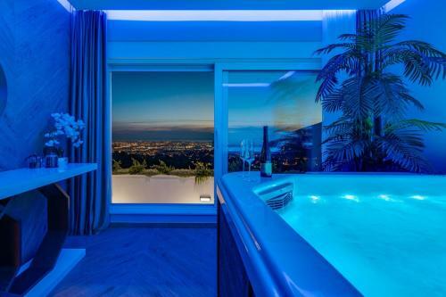 Luxury Villa 7th Heaven With Heated Pool, Hot-tub, Gym, Panoramic Views On Town Split