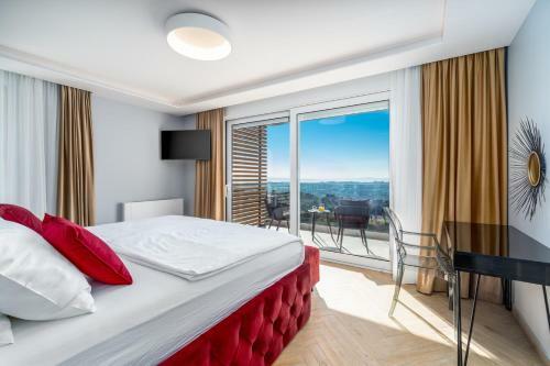 Luxury Villa 7th Heaven With Heated Pool, Hot-tub, Gym, Panoramic Views On Town Split
