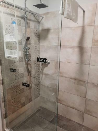 Lezser Apartman