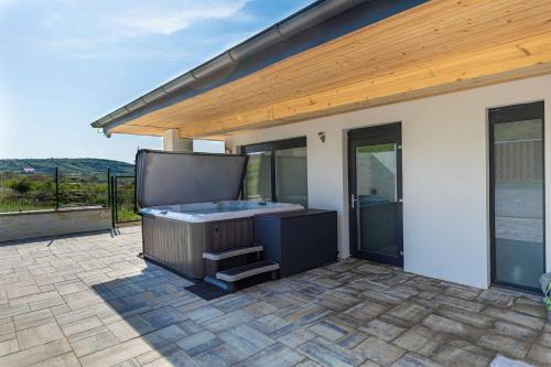 Villa Asz�vil�g Rezidencia With Sauna & Jacuzzi