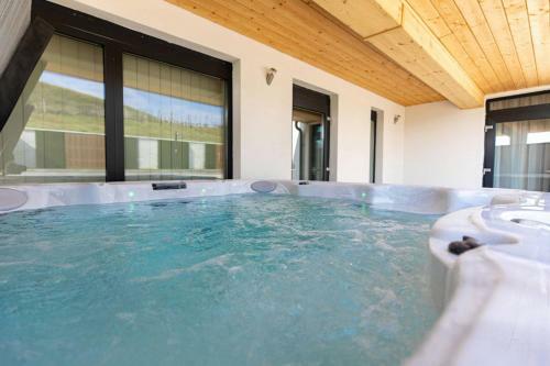 Villa Asz�vil�g Rezidencia With Sauna & Jacuzzi